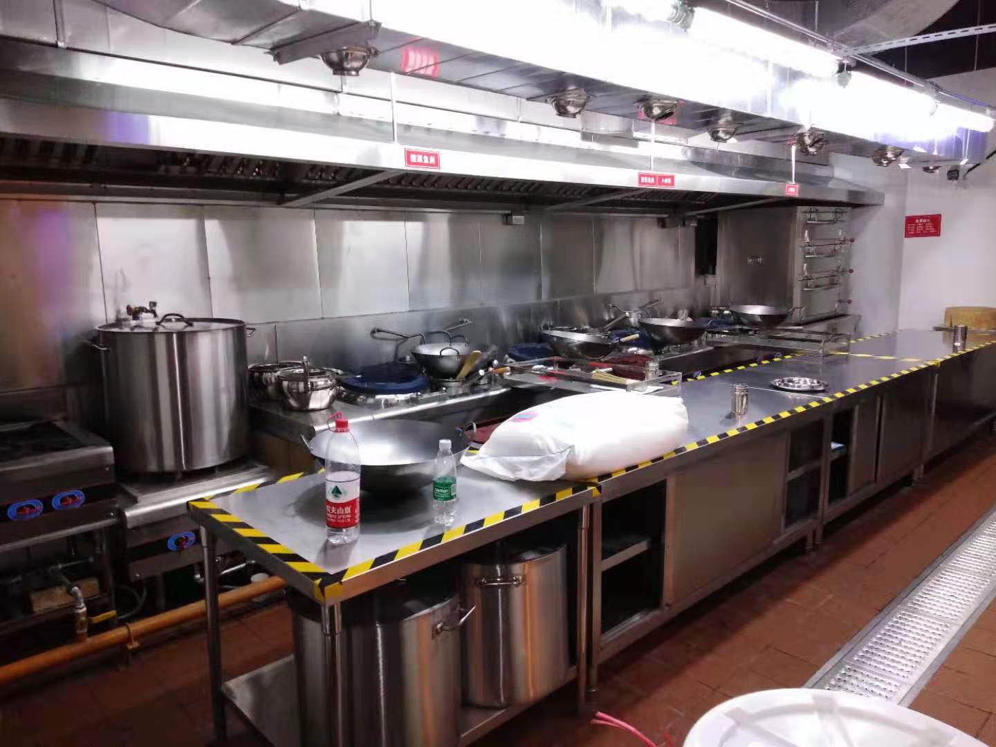 中山雍隆酒店餐厅学校工厂员工食堂成套商用厨房设备厂家安装厨具